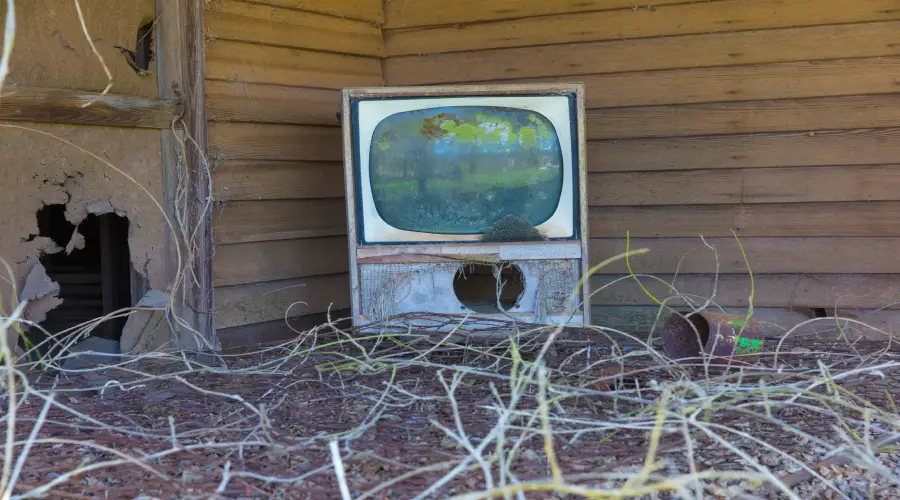 best-ways-to-get-rid-of-an-old-tv-set